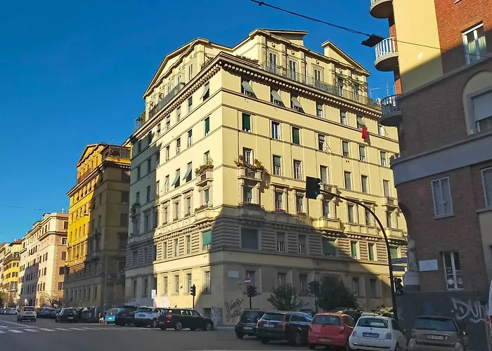 Casa Giuliana -2 Baths, 3 Big Bedrooms With 9 Sleeps, Bed-free Living With 2 Sofas, Efficient Kitchen -family Friendly -2nd Floor Elevator Mansion In Umbertino Style -600 Meters From Vatican & Ottaviano Metro -secure, Quiet, Wealthy, Accessible * Roma