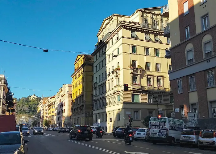 Casa Giuliana -2 Baths, 3 Big Bedrooms With 9 Sleeps, Bed-free Living With 2 Sofas, Efficient Kitchen -family Friendly -2nd Floor Elevator Mansion In Umbertino Style -600 Meters From Vatican & Ottaviano Metro -secure, Quiet, Wealthy, Accessible Appartamento