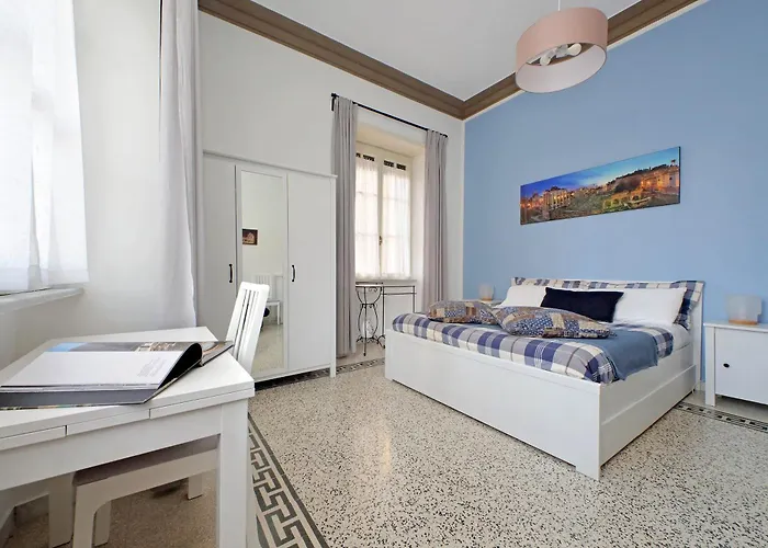 Casa Giuliana -2 Baths, 3 Big Bedrooms With 9 Sleeps, Bed-free Living With 2 Sofas, Efficient Kitchen -family Friendly -2nd Floor Elevator Mansion In Umbertino Style -600 Meters From Vatican & Ottaviano Metro -secure, Quiet, Wealthy, Accessible
