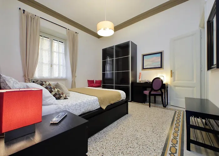 Casa Giuliana -2 Baths, 3 Big Bedrooms With 9 Sleeps, Bed-free Living With 2 Sofas, Efficient Kitchen -family Friendly -2nd Floor Elevator Mansion In Umbertino Style -600 Meters From Vatican & Ottaviano Metro -secure, Quiet, Wealthy, Accessible Appartamento *